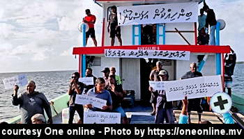 courtesy One online - Dhonfan Residents block Divers from Hanifaru Bay